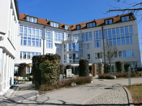 Holiday Inn Munich - Unterhaching 4*. Фасад