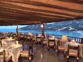 Club Hotel Baia Sardinia 4*. Ресторан