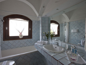 Club Hotel Baia Sardinia 4*. Ванная комната
