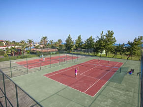 Club Felicia Village 5*. Теннисные корты